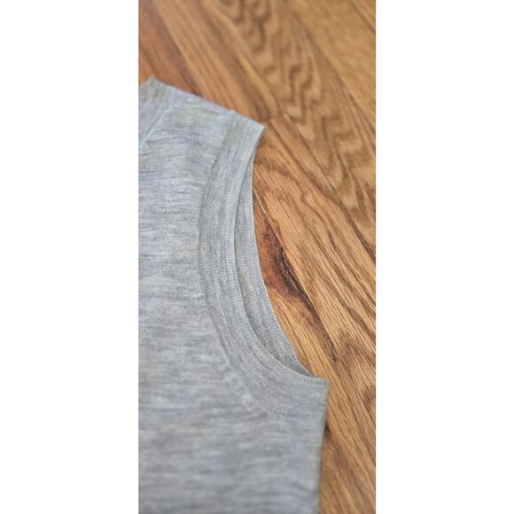 J.crew collection cashmere shell size S Gray *repaired - Picture 5 of 6